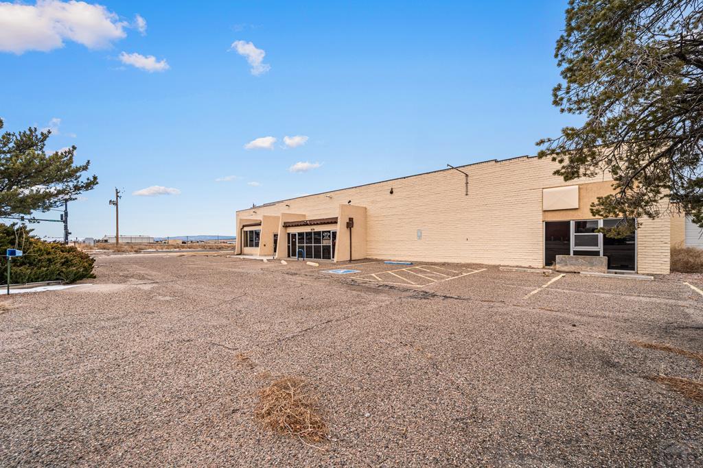 109 E Industrial Blvd