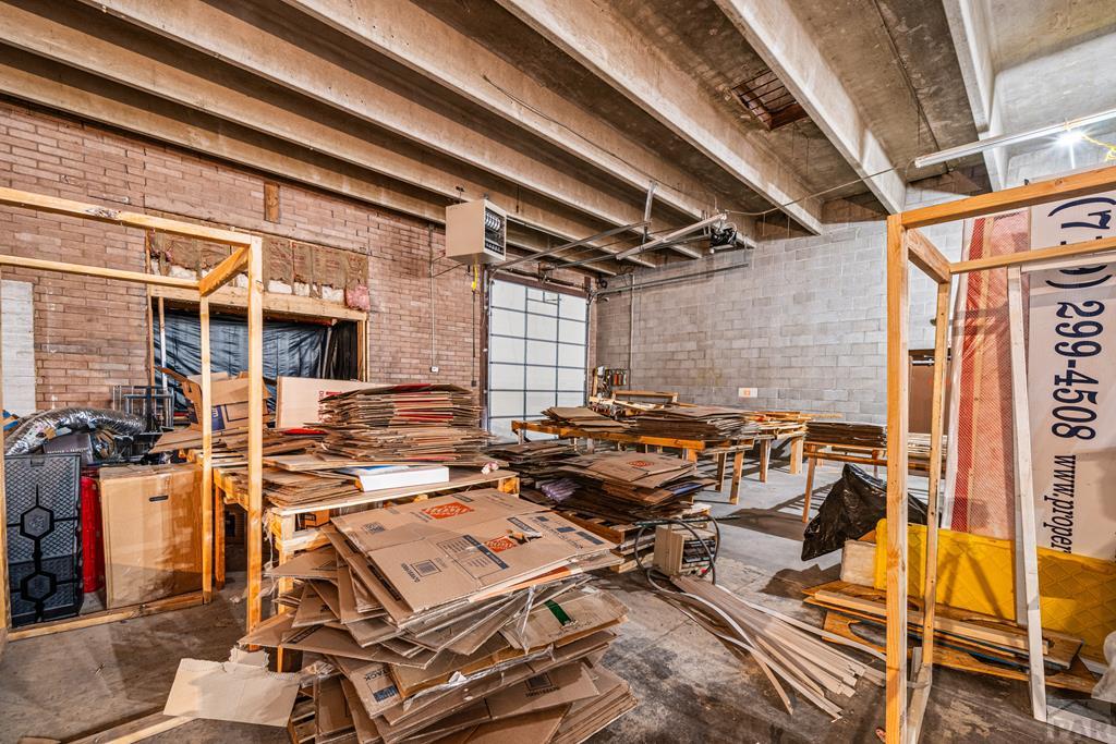 109 E Industrial Blvd