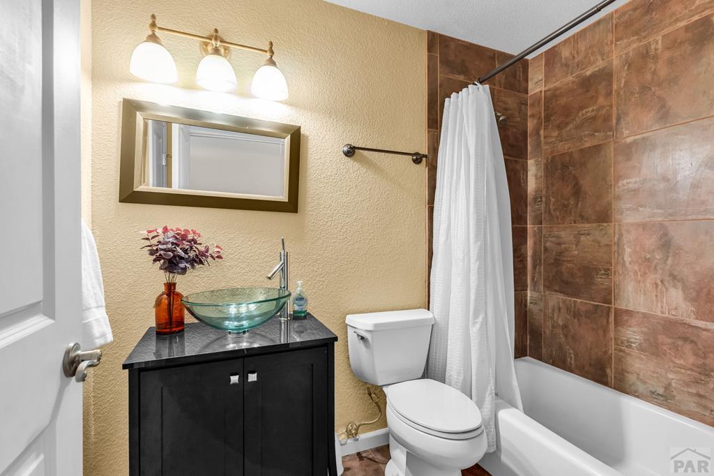 4720 Desert Candle Dr