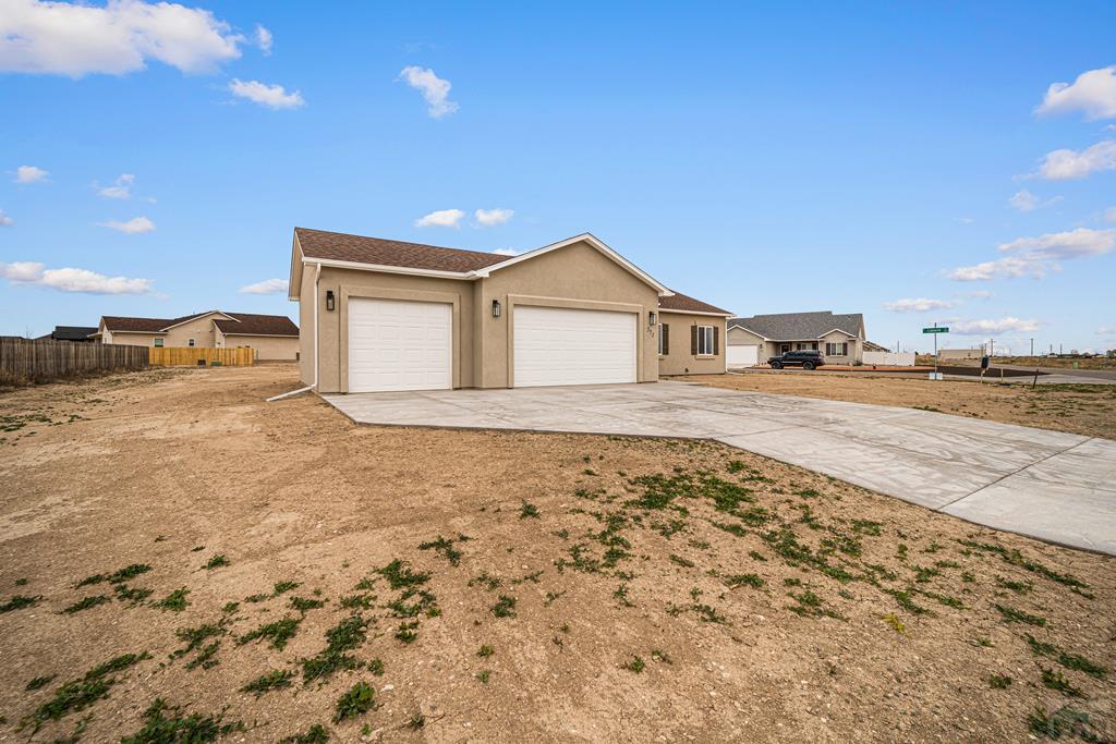 571 N Campbell Dr