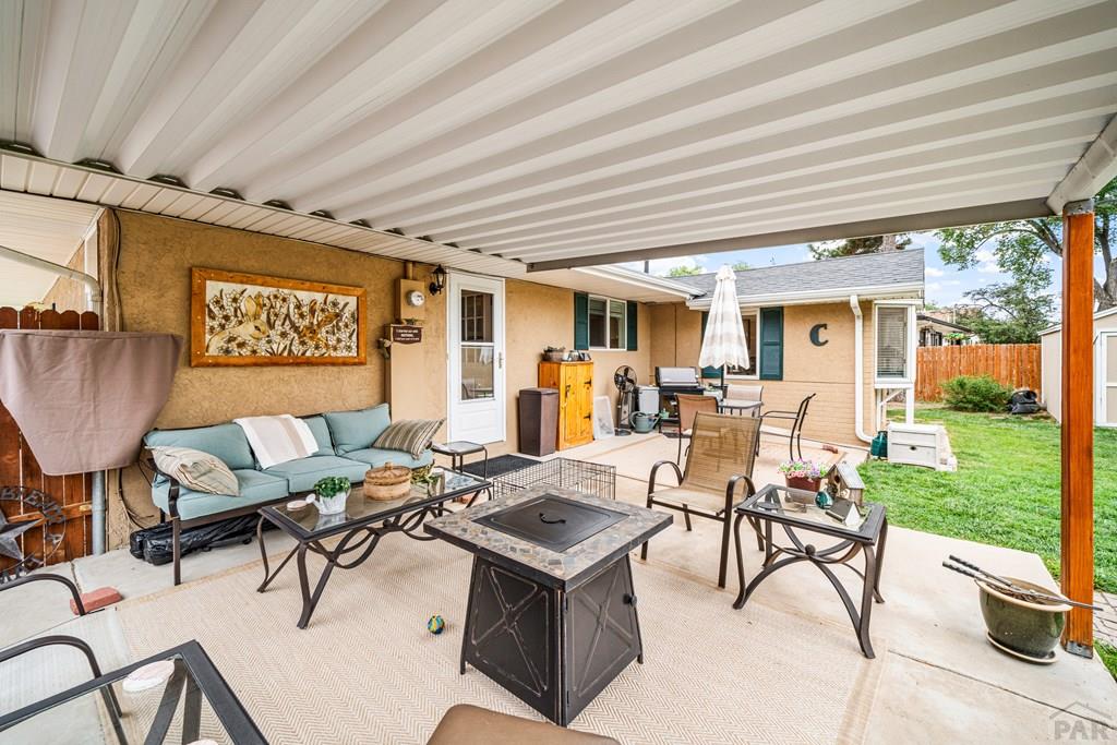 2911 Country Club Dr