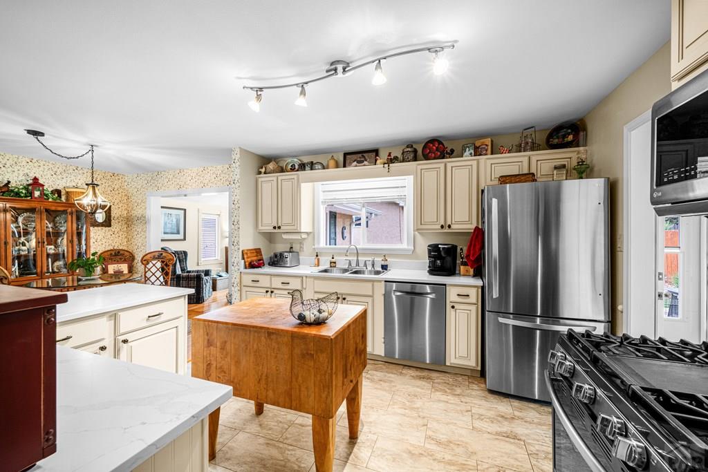 2911 Country Club Dr