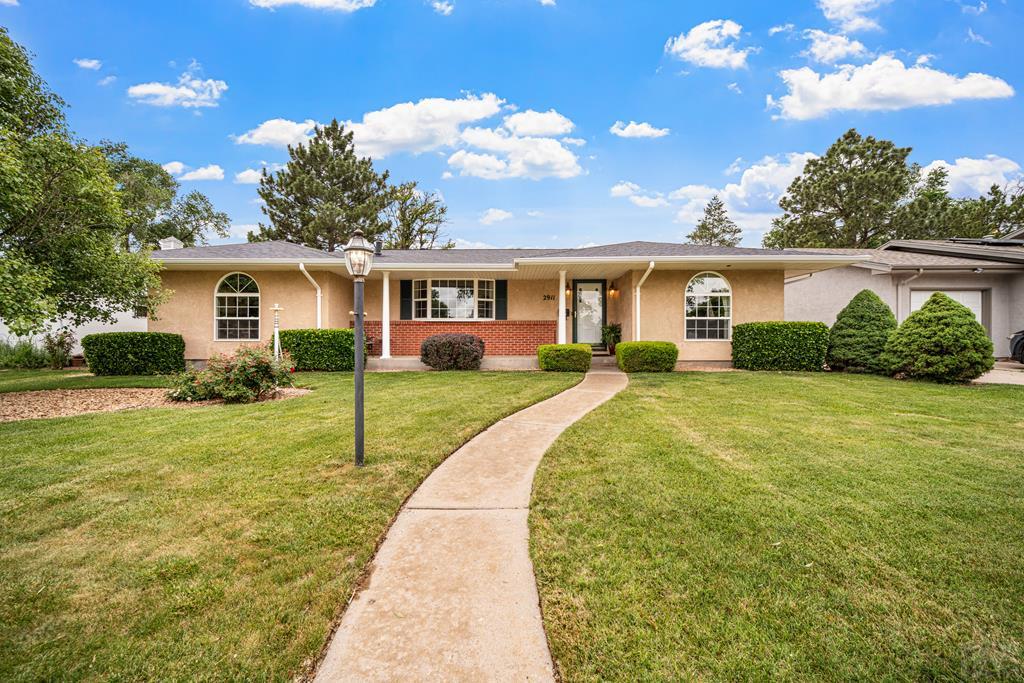 2911 Country Club Dr