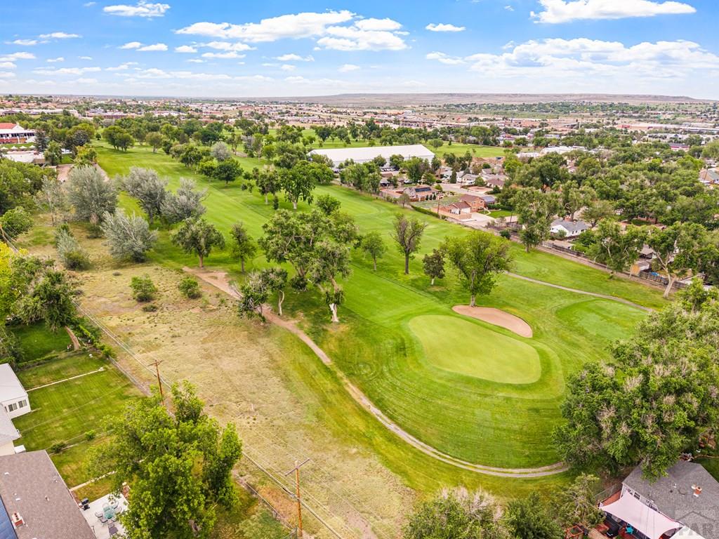 2911 Country Club Dr
