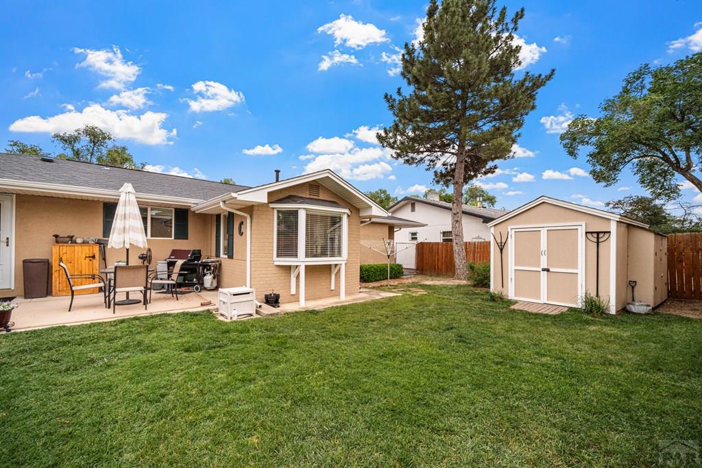 2911 Country Club Dr
