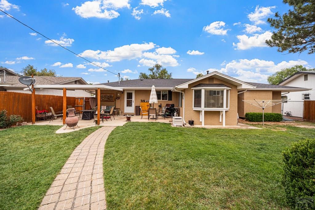 2911 Country Club Dr