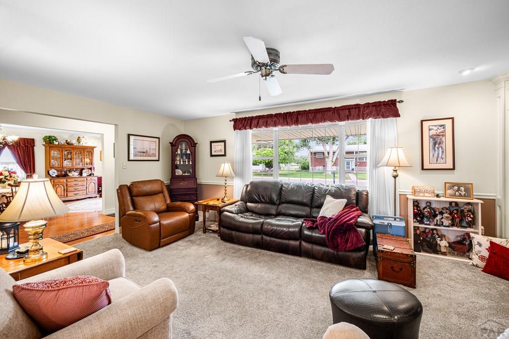 2911 Country Club Dr