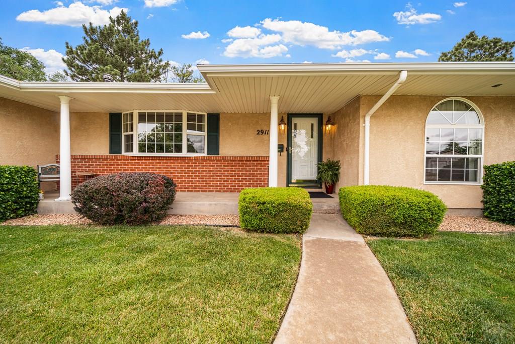 2911 Country Club Dr