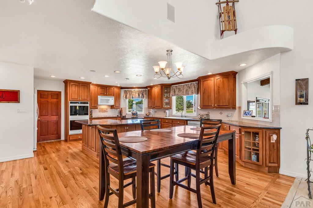 253 W Mangrum Dr