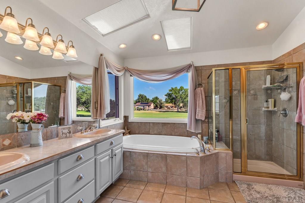 253 W Mangrum Dr