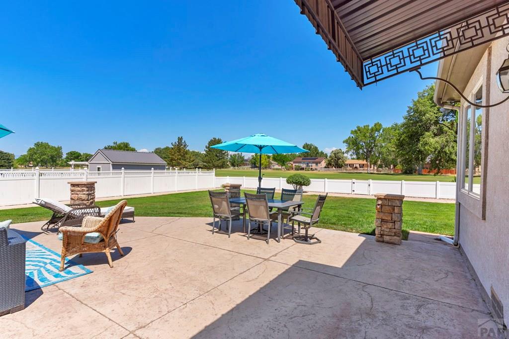 253 W Mangrum Dr