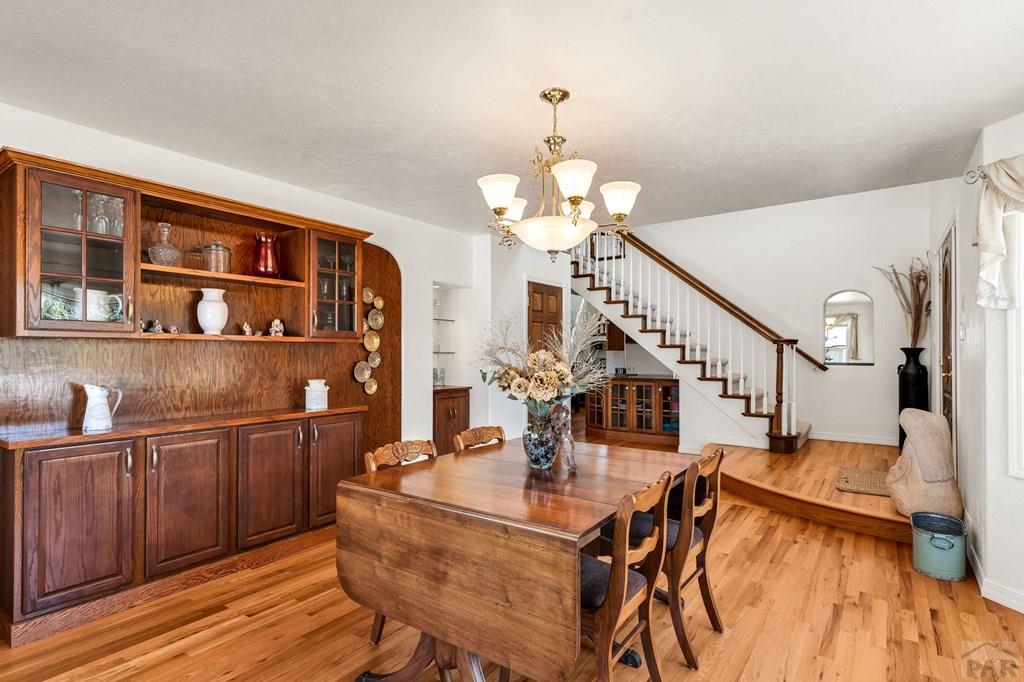 253 W Mangrum Dr