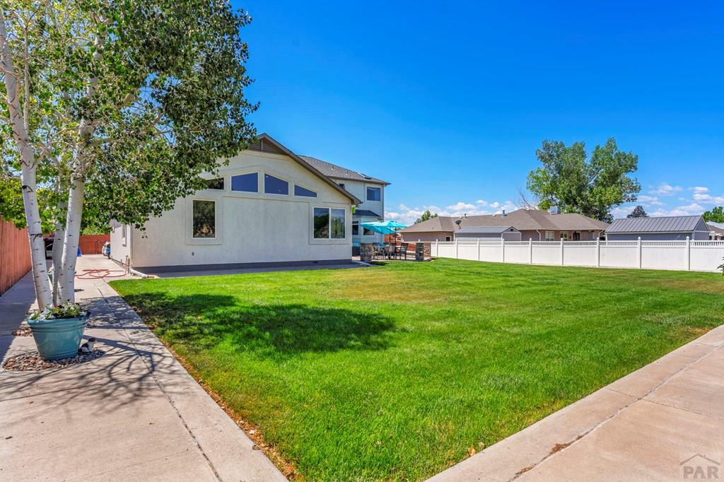 253 W Mangrum Dr