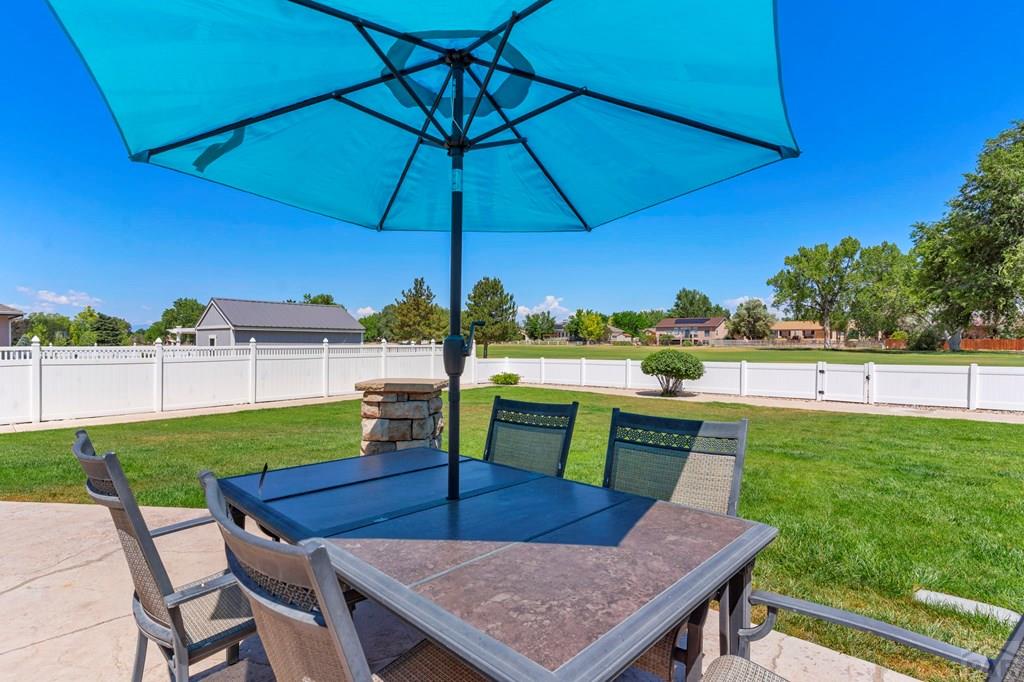 253 W Mangrum Dr