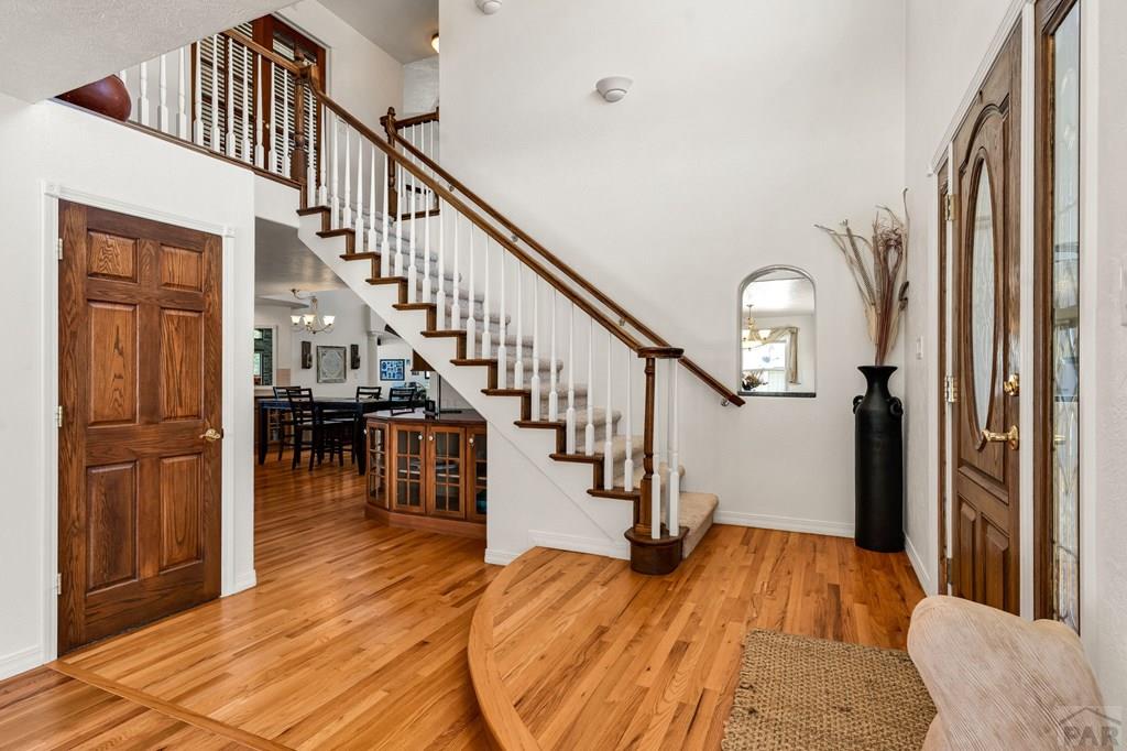 253 W Mangrum Dr