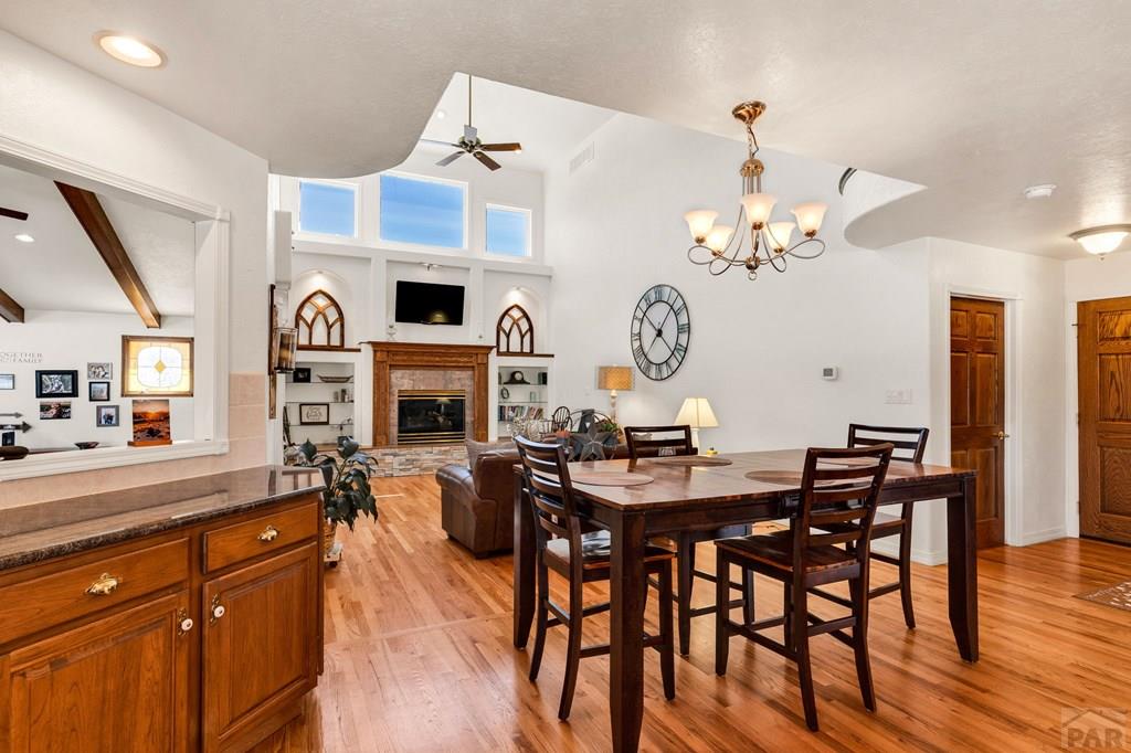 253 W Mangrum Dr
