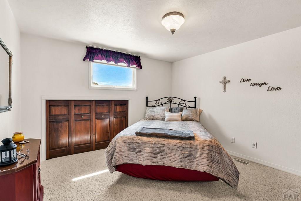 253 W Mangrum Dr