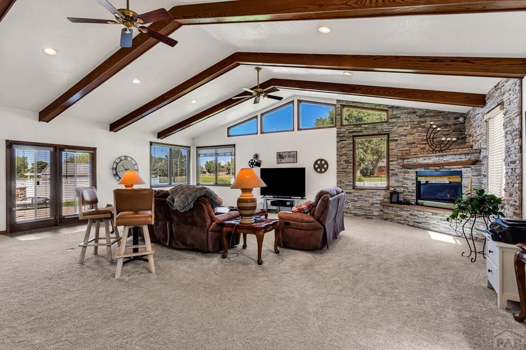 253 W Mangrum Dr