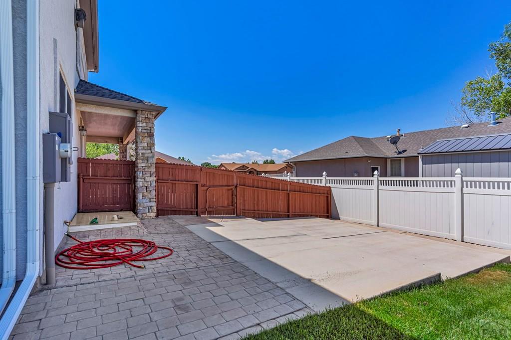 253 W Mangrum Dr