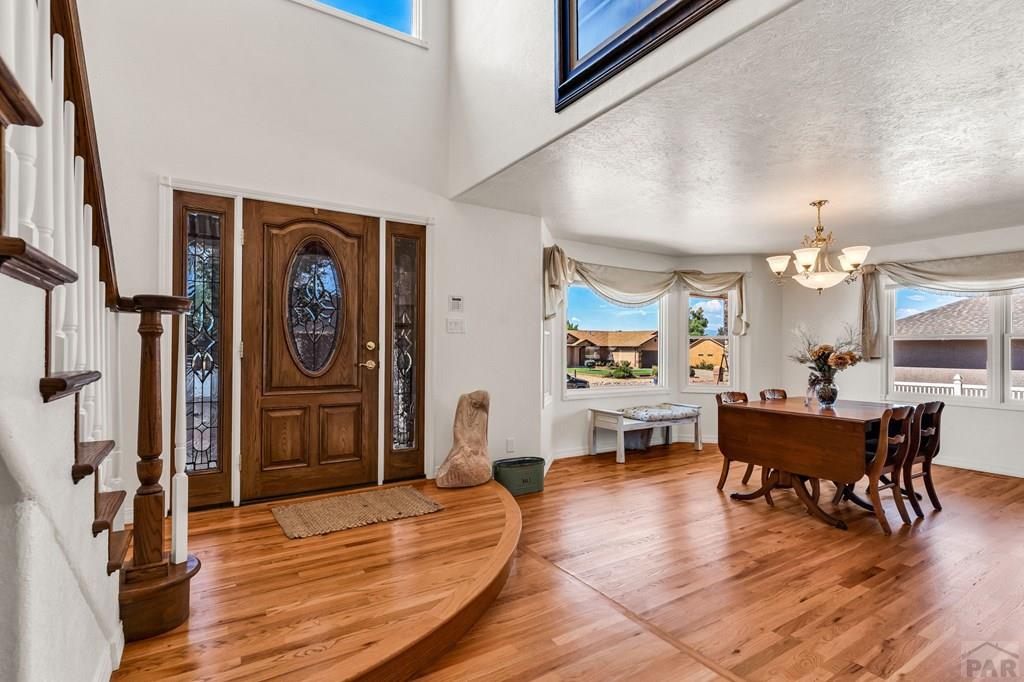 253 W Mangrum Dr