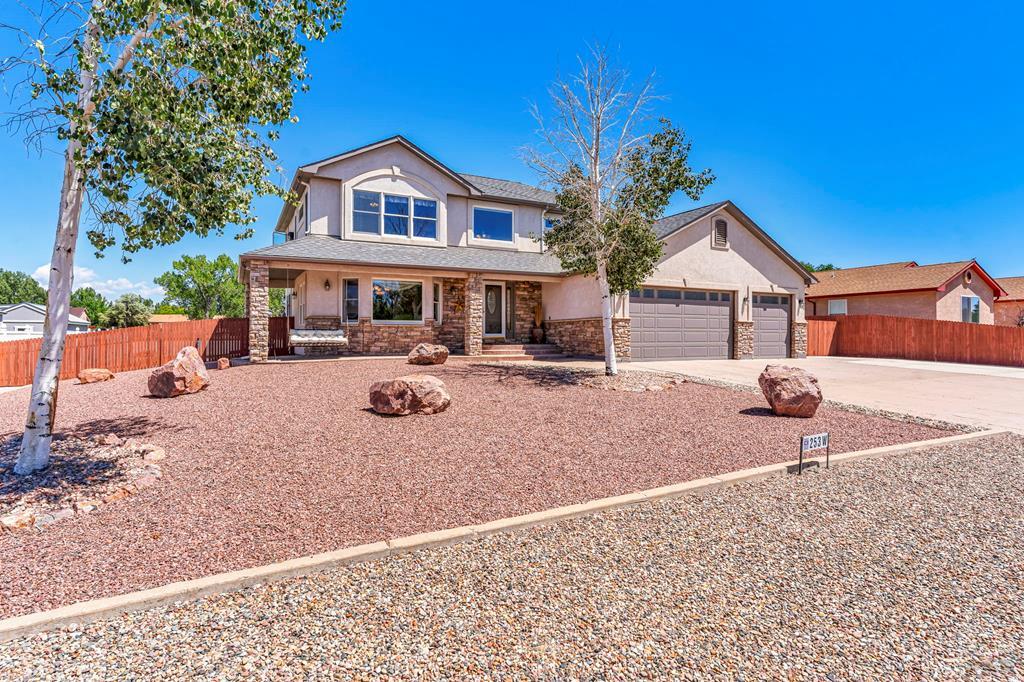 253 W Mangrum Dr