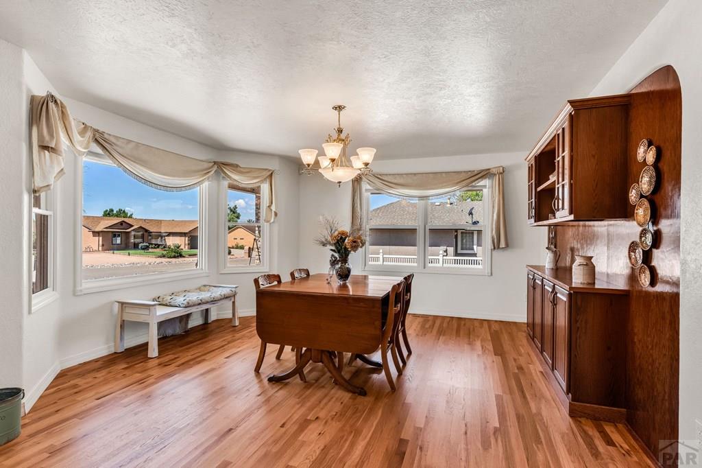 253 W Mangrum Dr