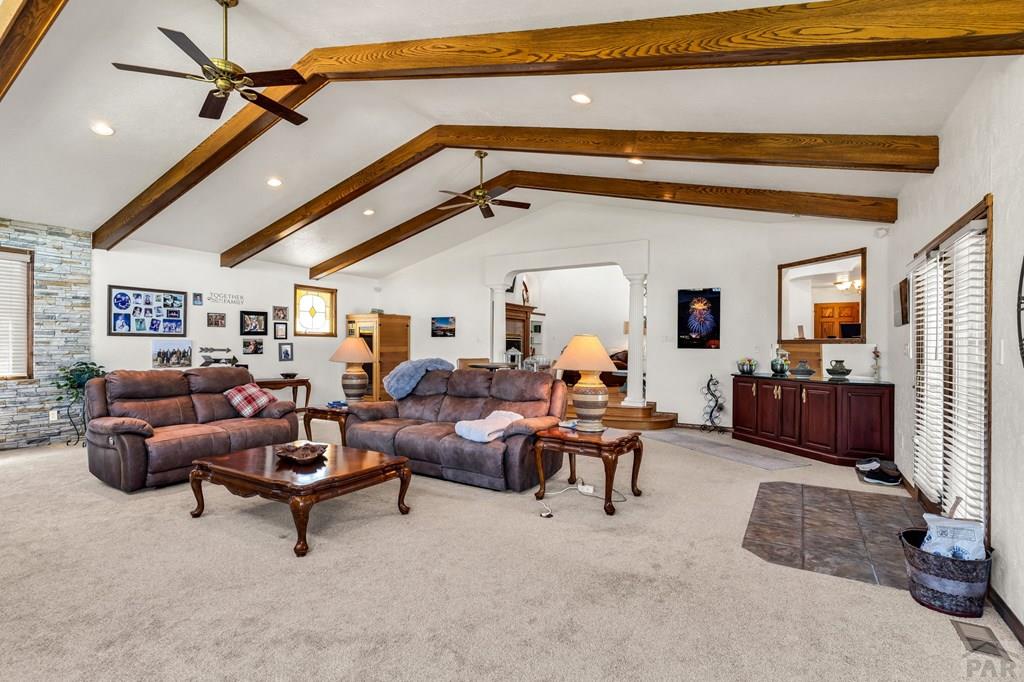 253 W Mangrum Dr