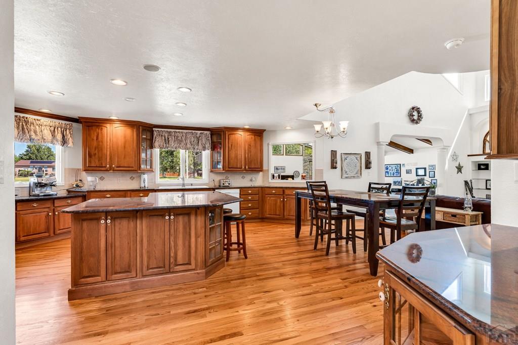 253 W Mangrum Dr