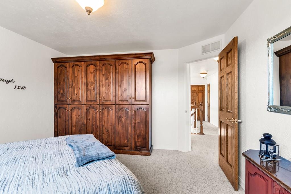 253 W Mangrum Dr