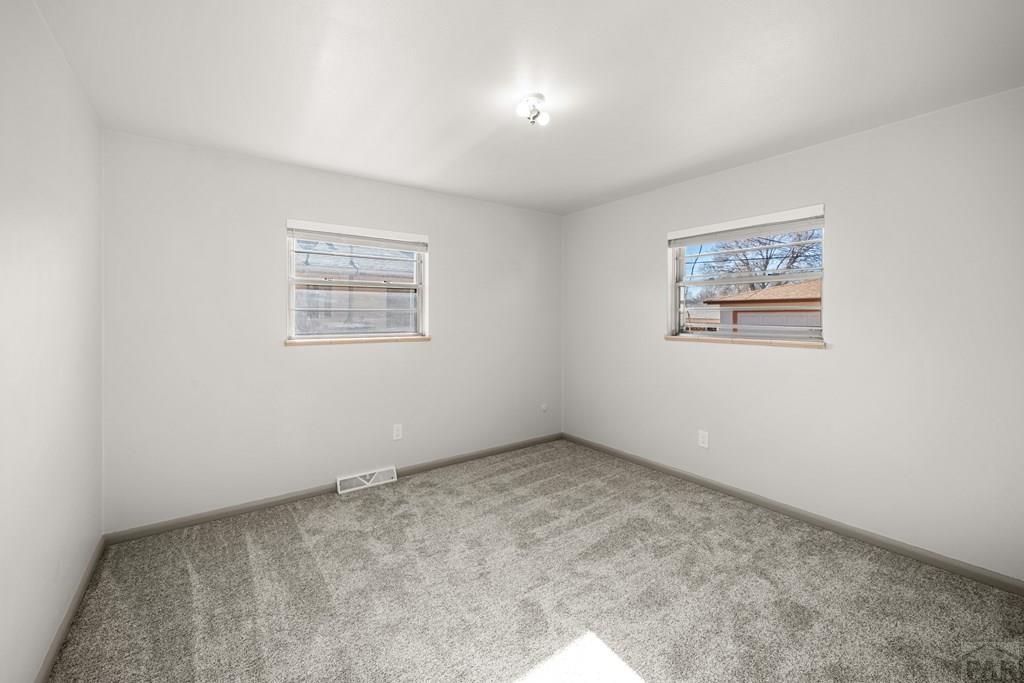 943 Bragdon Ave