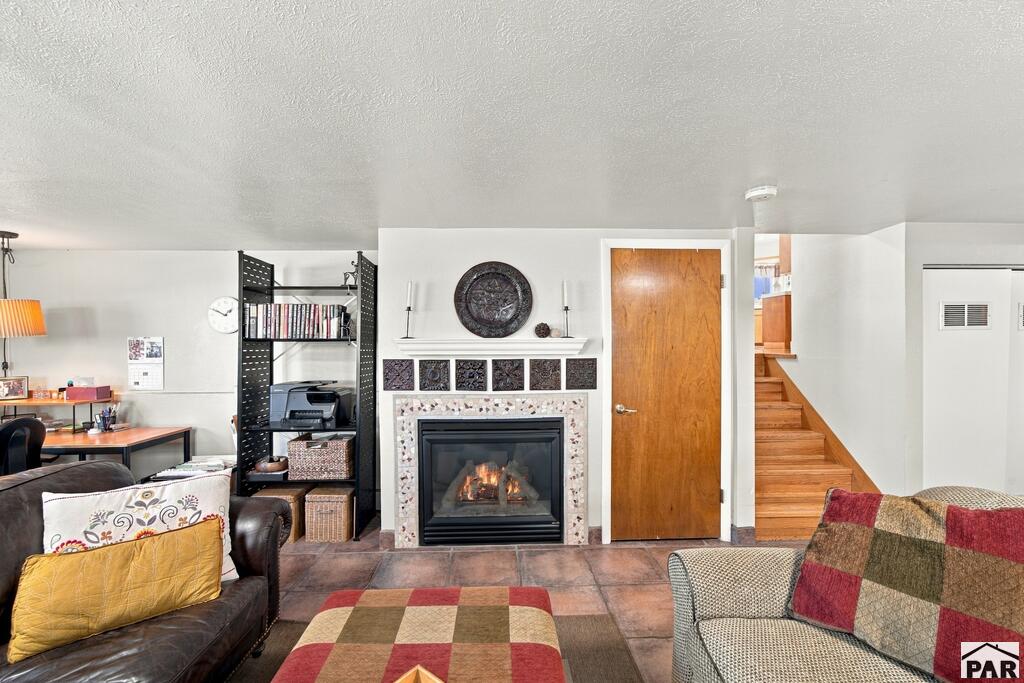 82 Amherst Ave