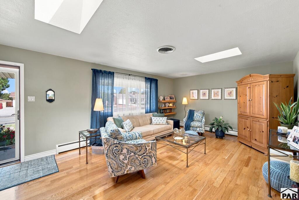 82 Amherst Ave