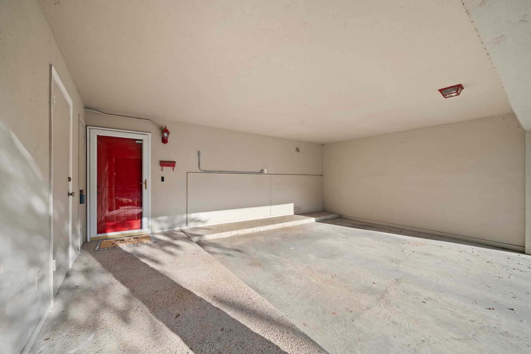 7478 E Northwest Highway 136