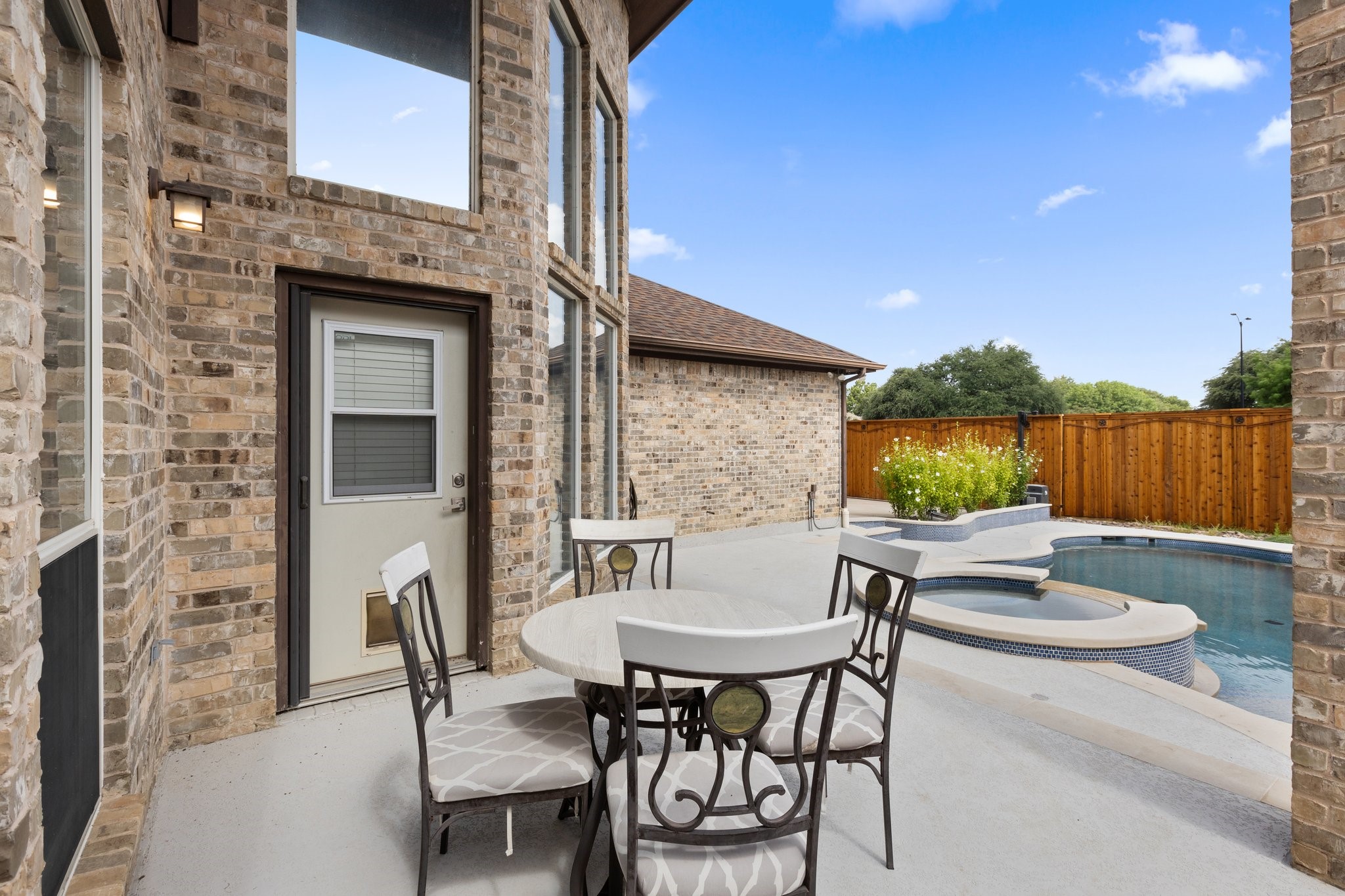 1860 Hollow Falls Court