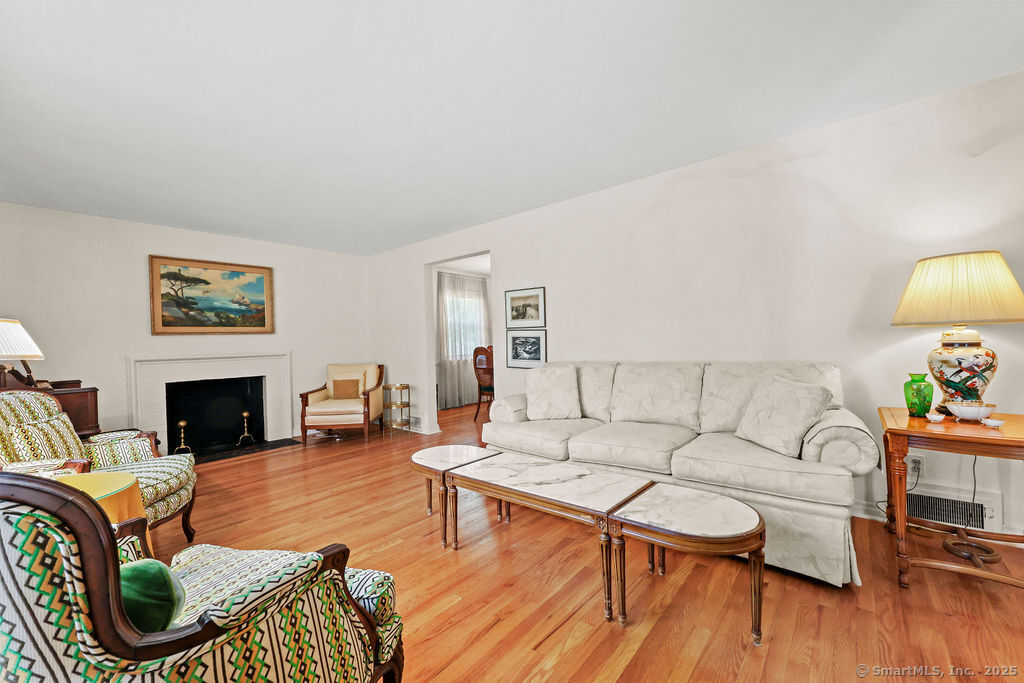 19 Seneca Road