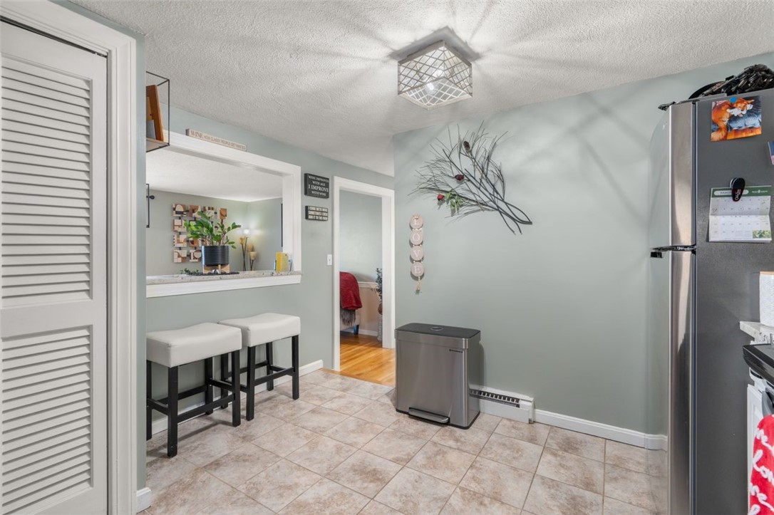 4080 Post Road 011