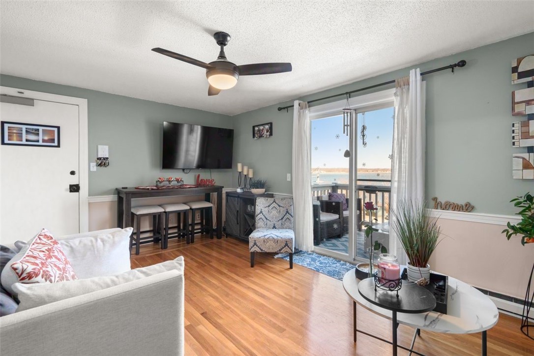4080 Post Road 011