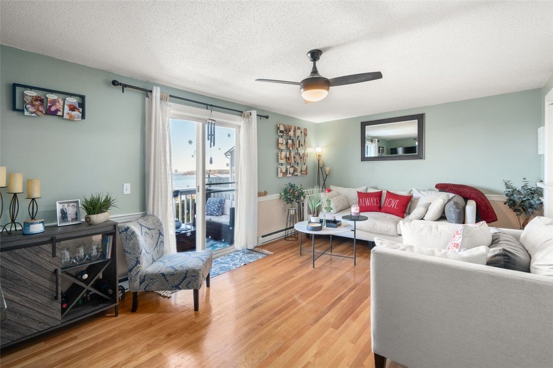 4080 Post Road 011