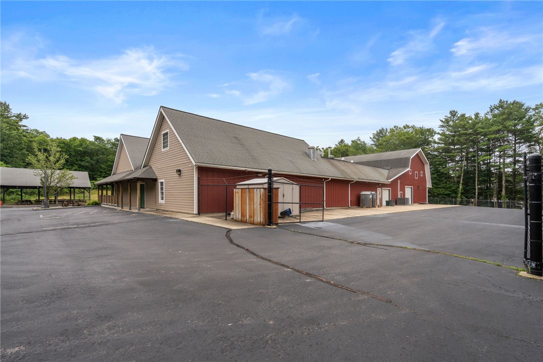 435 Nooseneck Hill Road