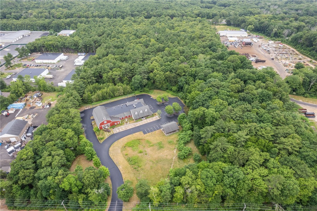 435 Nooseneck Hill Road