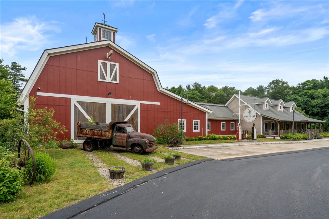 435 Nooseneck Hill Road