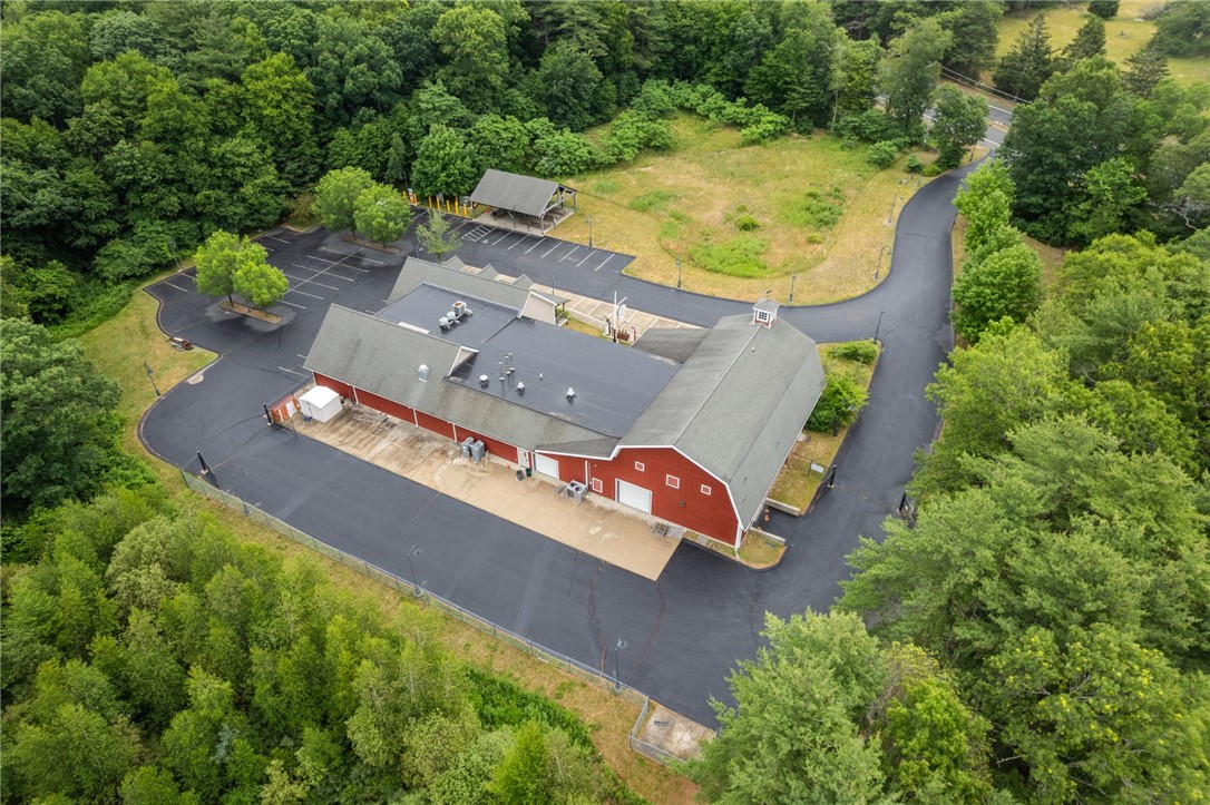 435 Nooseneck Hill Road