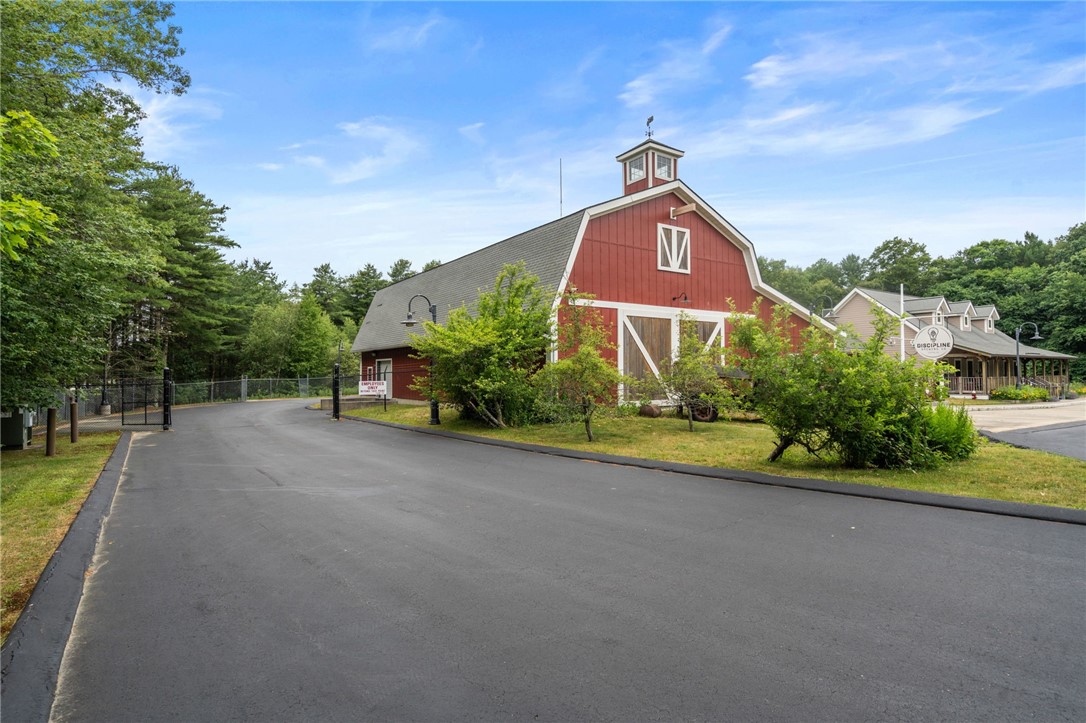 435 Nooseneck Hill Road