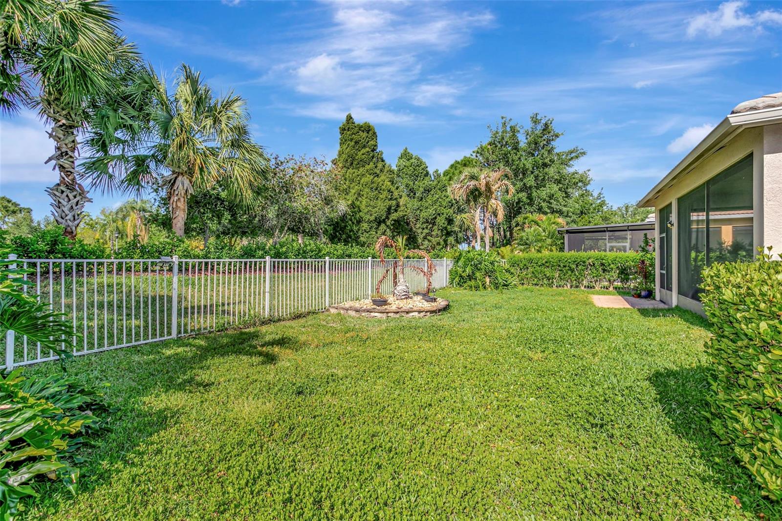 16022 GOLDEN LAKES DR
