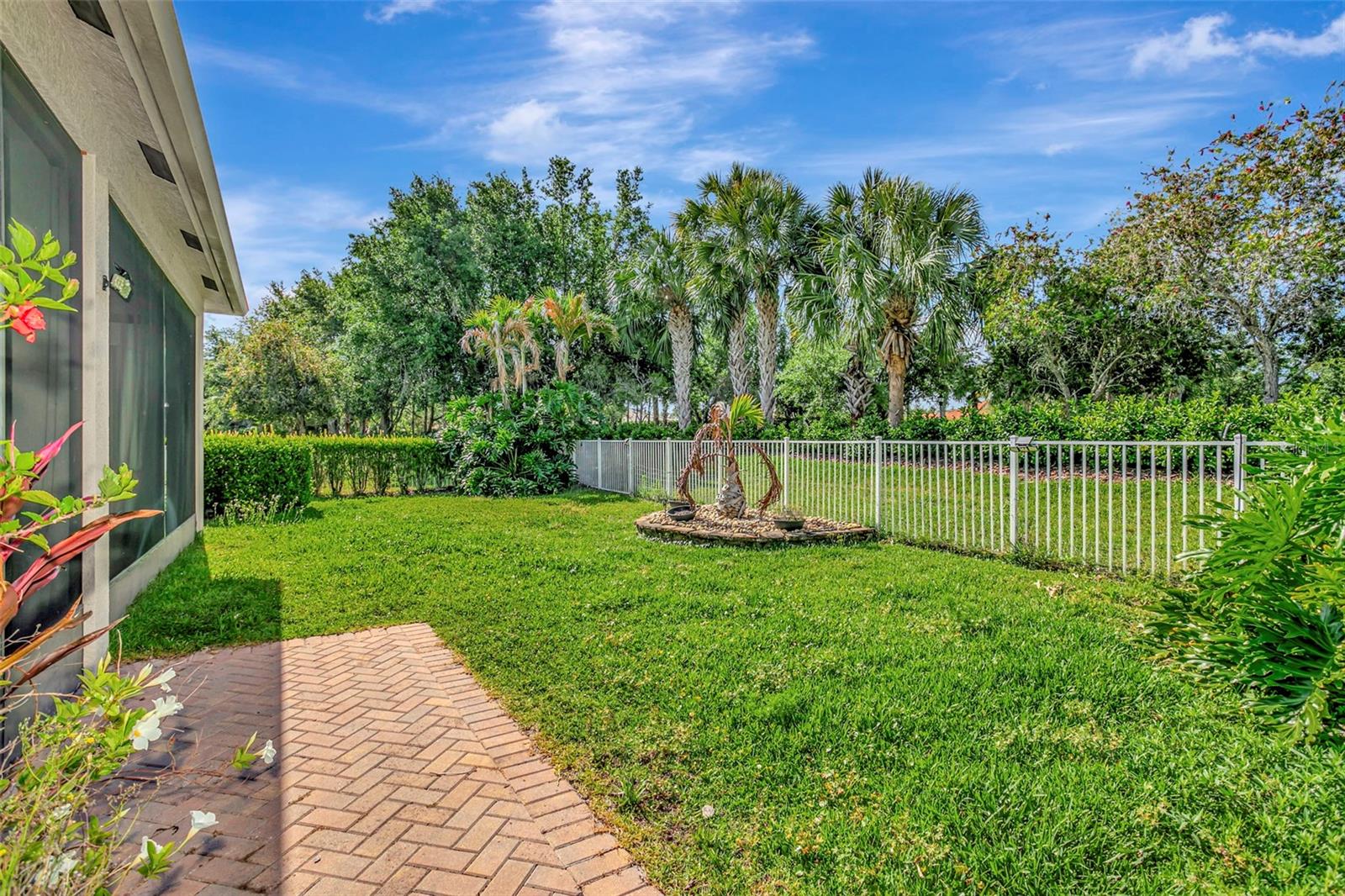 16022 GOLDEN LAKES DR