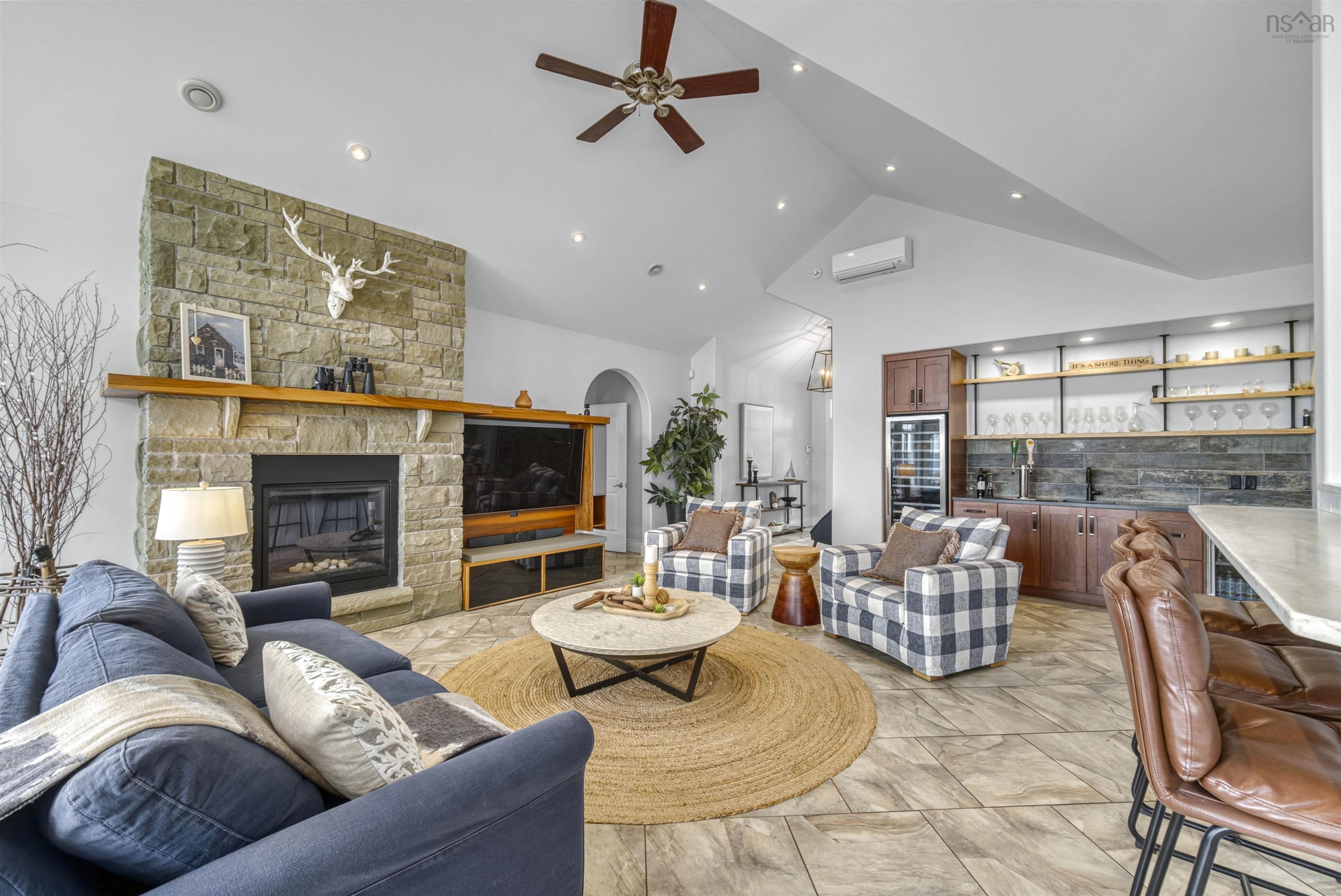 76 Sandview Lane