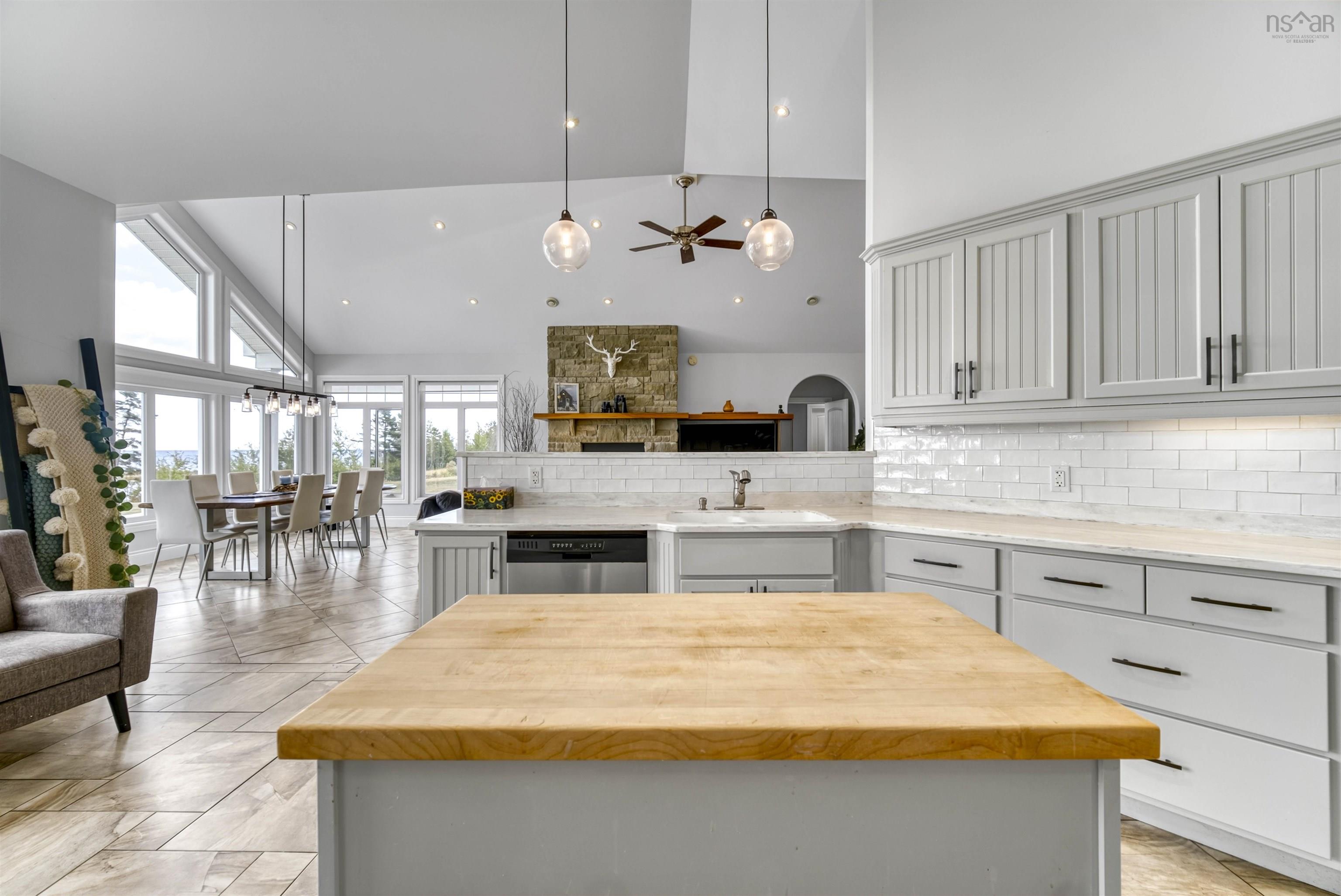 76 Sandview Lane