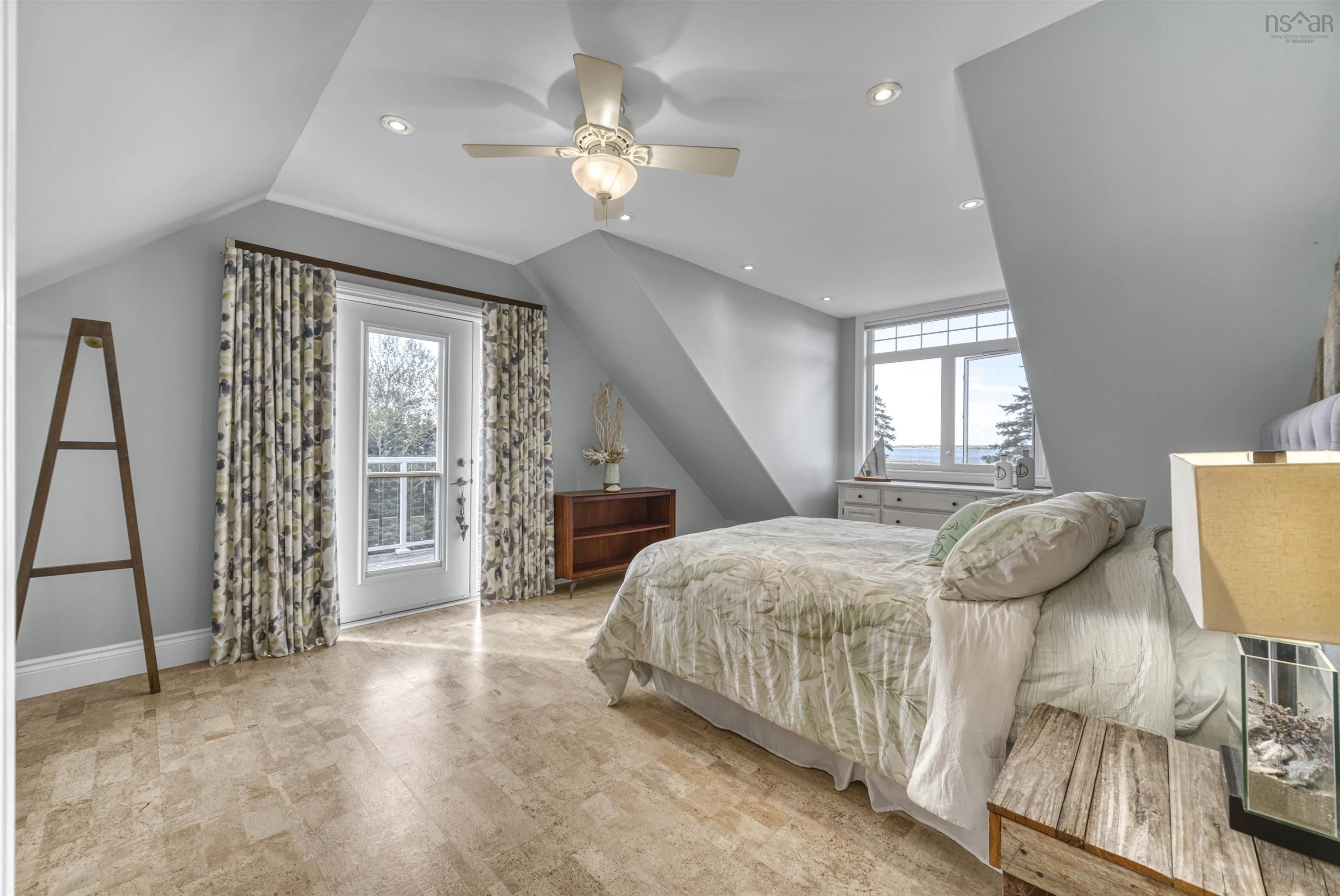 76 Sandview Lane