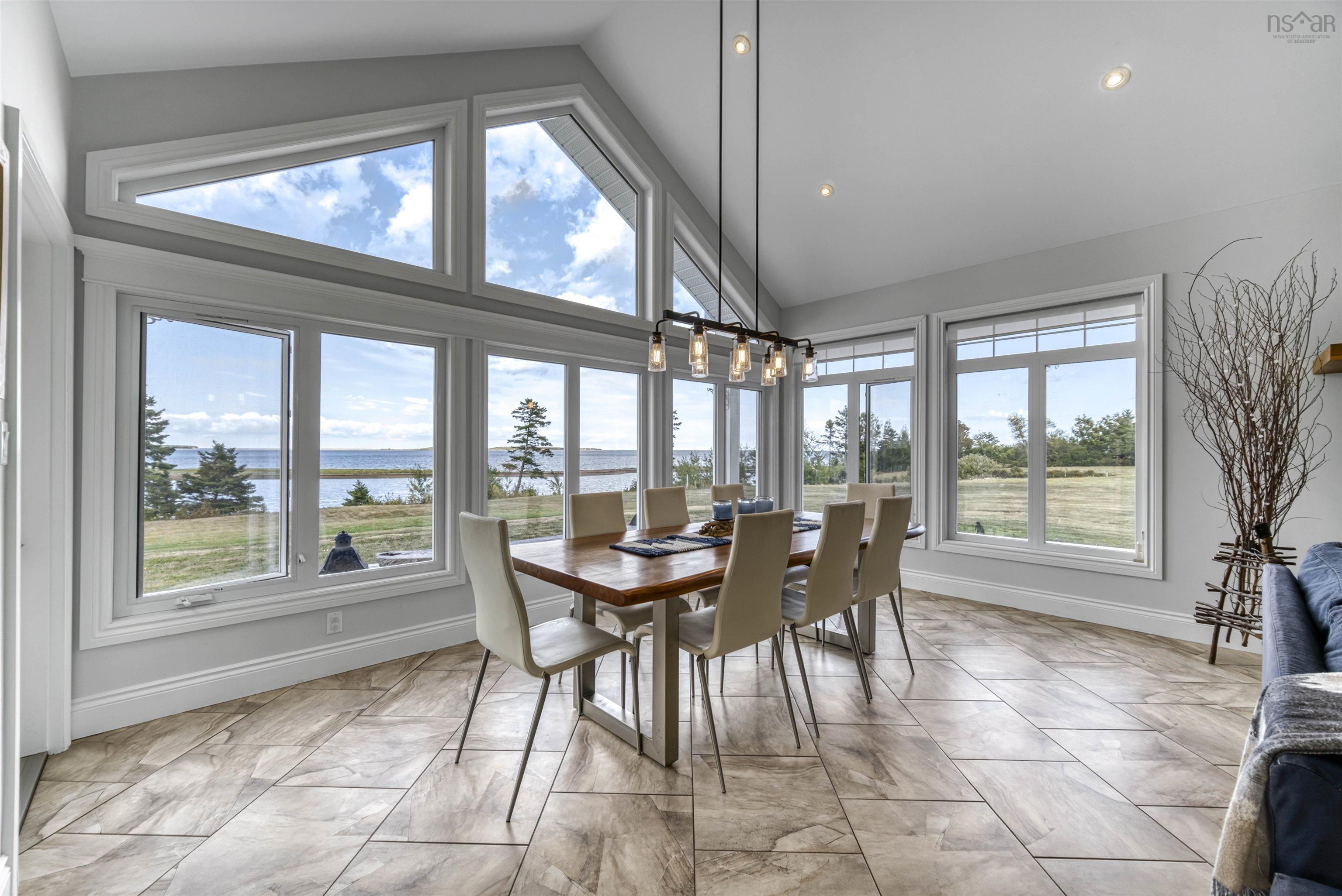 76 Sandview Lane
