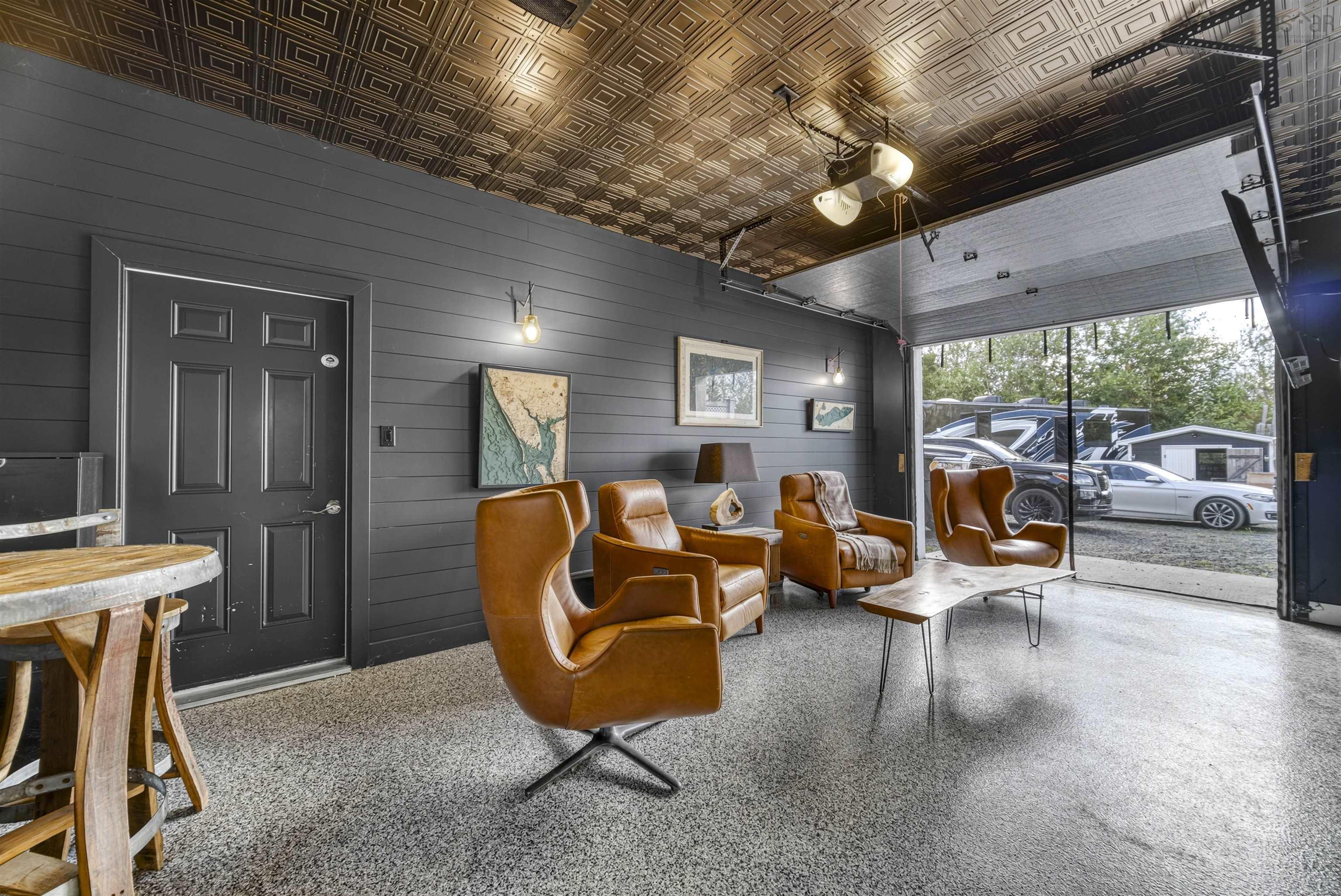 76 Sandview Lane